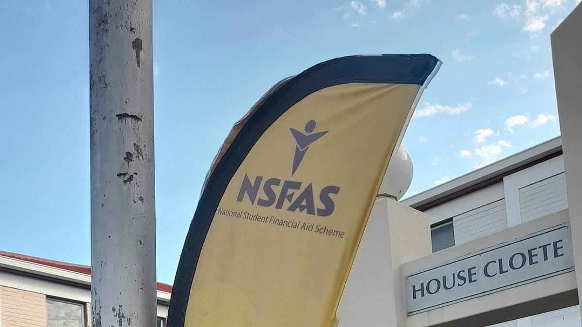 NSFAS funding Student also qualify for SASSA social grants?